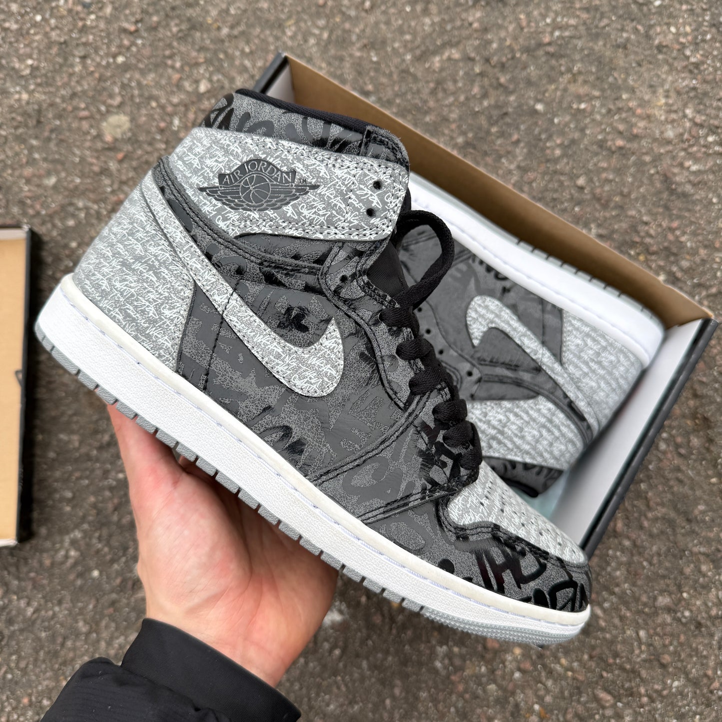 Nike Air Jordan 1 Retro High OG Rebellionaire (555088-036)